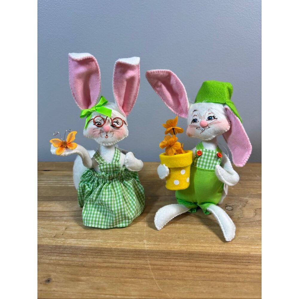 Annalee 6” spring mouse boy with flower pot girl with butterfly